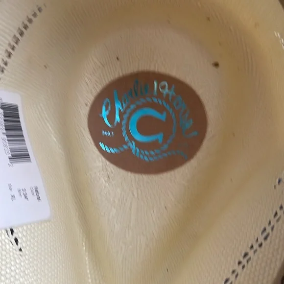 Charlie 1 Women’s Hat Lainey Wilson look - Picture 6 of 7